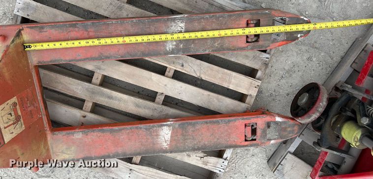 image for item EA9452 (2) pallet jacks