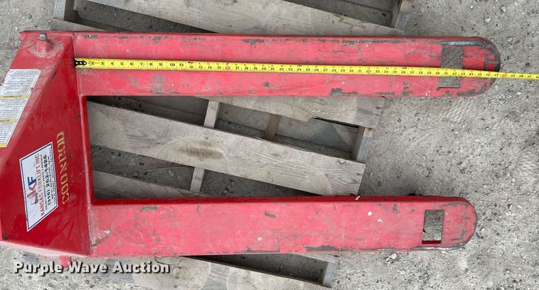 image for item EA9452 (2) pallet jacks