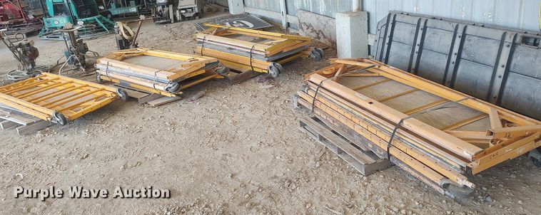 image for item EA9453 (8) 6' scaffolding uprights