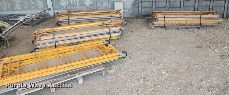 image for item EA9453 (8) 6' scaffolding uprights