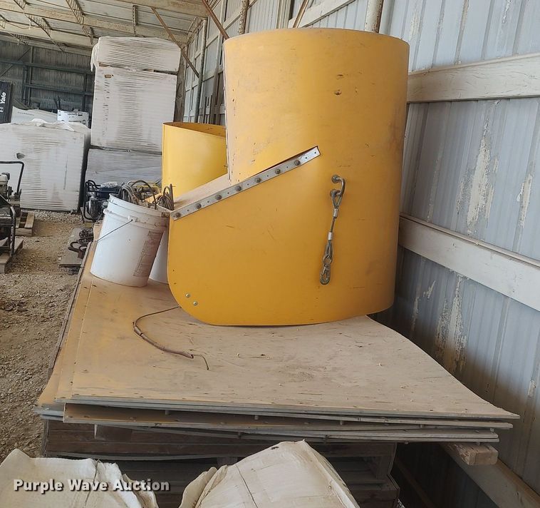 image for item EA9465 Trash chutes