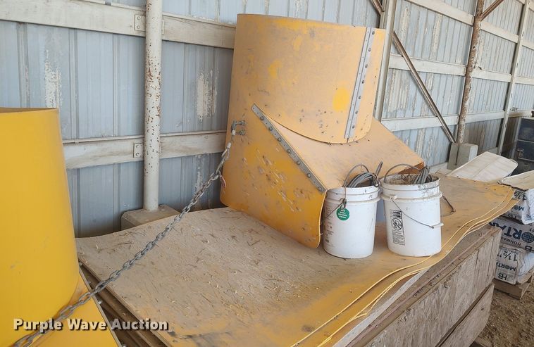 image for item EA9465 Trash chutes