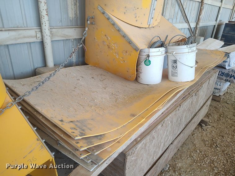 image for item EA9465 Trash chutes