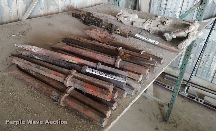 image for item LG9676 (2) pneumatic hammers