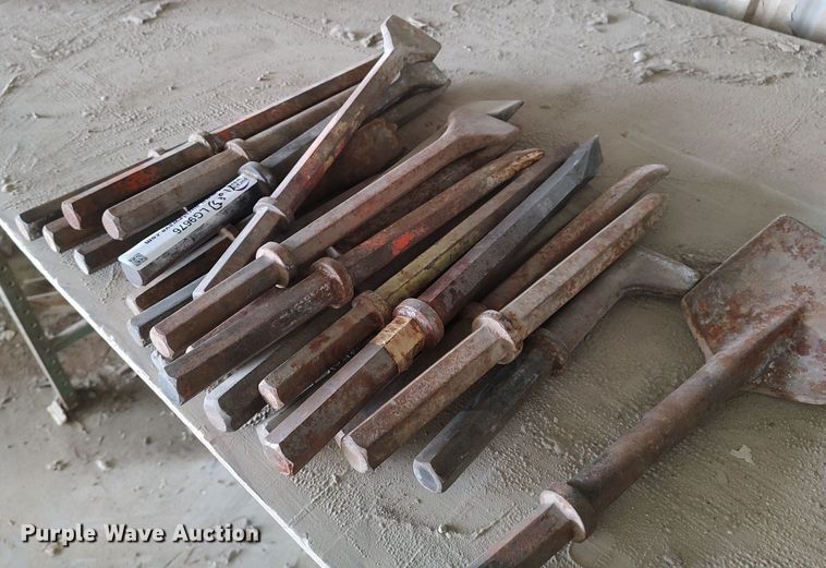 image for item LG9676 (2) pneumatic hammers