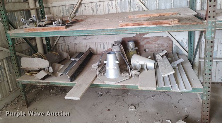 image for item LG9677 Concrete finishing tools