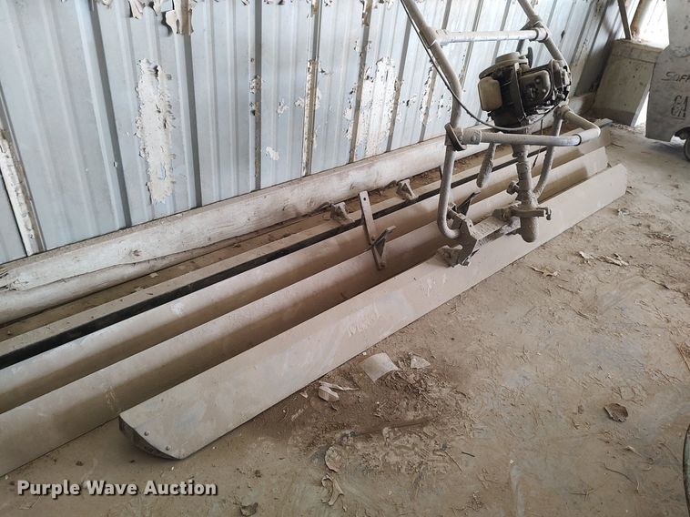 image for item LG9677 Concrete finishing tools