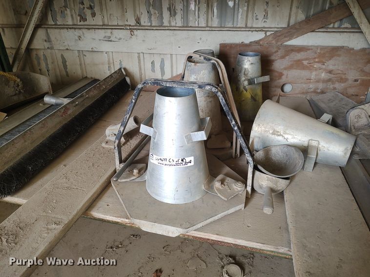 image for item LG9677 Concrete finishing tools