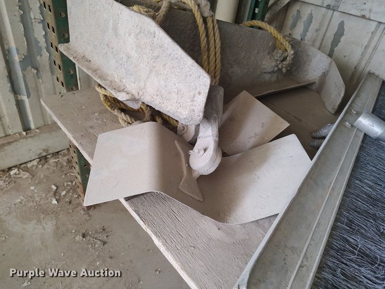 image for item LG9677 Concrete finishing tools