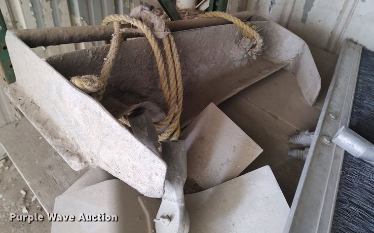 image for item LG9677 Concrete finishing tools