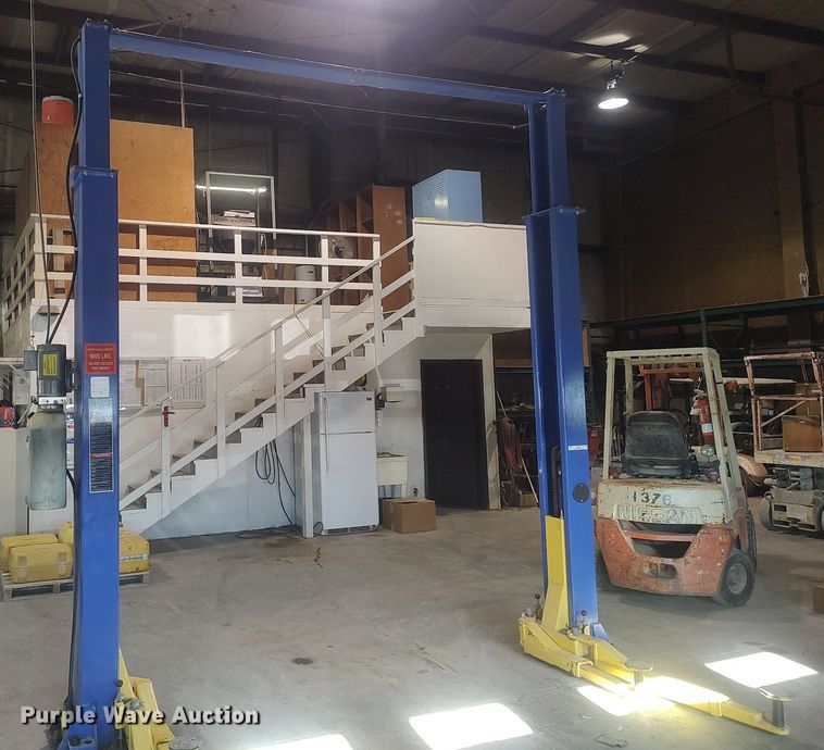 image for item LG9682 Central Marketing TP9KAC  two post automotive lift