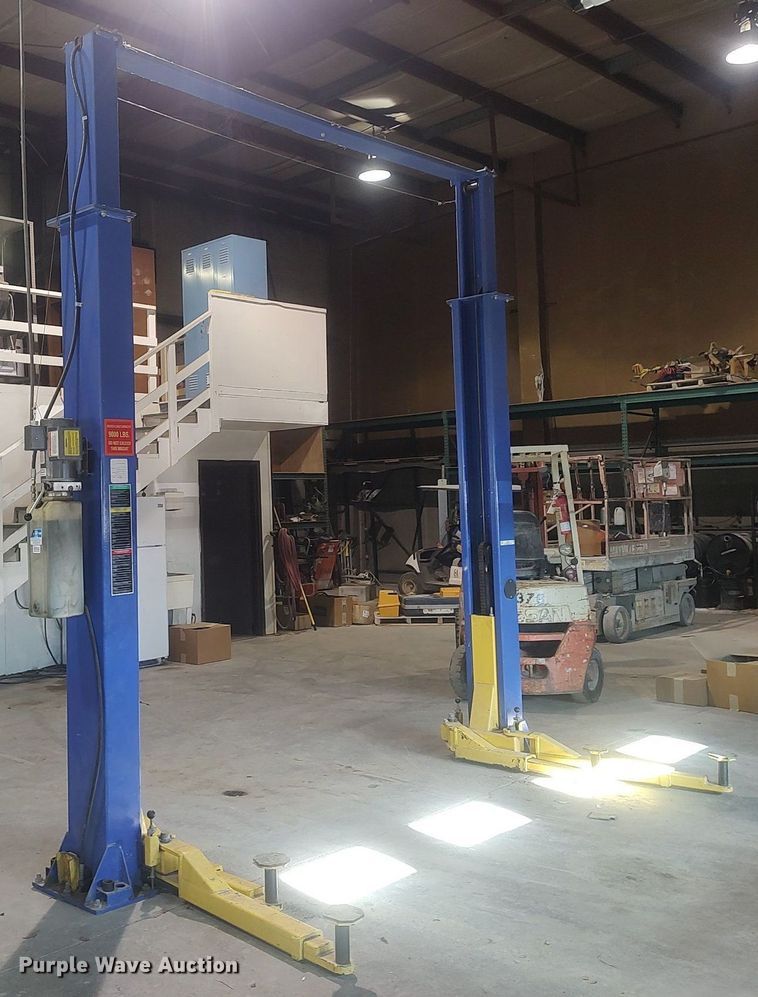 image for item LG9682 Central Marketing TP9KAC  two post automotive lift