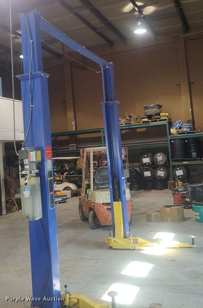 image for item LG9682 Central Marketing TP9KAC  two post automotive lift