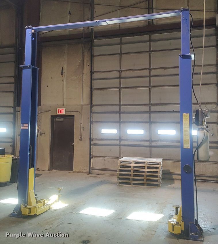 image for item LG9682 Central Marketing TP9KAC  two post automotive lift