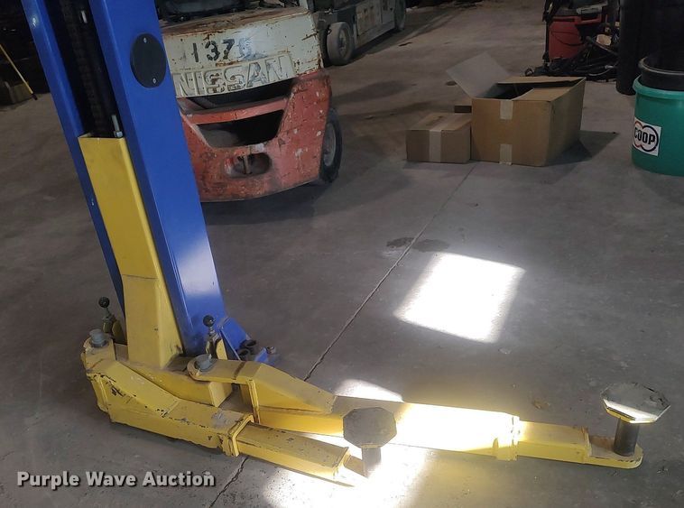 image for item LG9682 Central Marketing TP9KAC  two post automotive lift