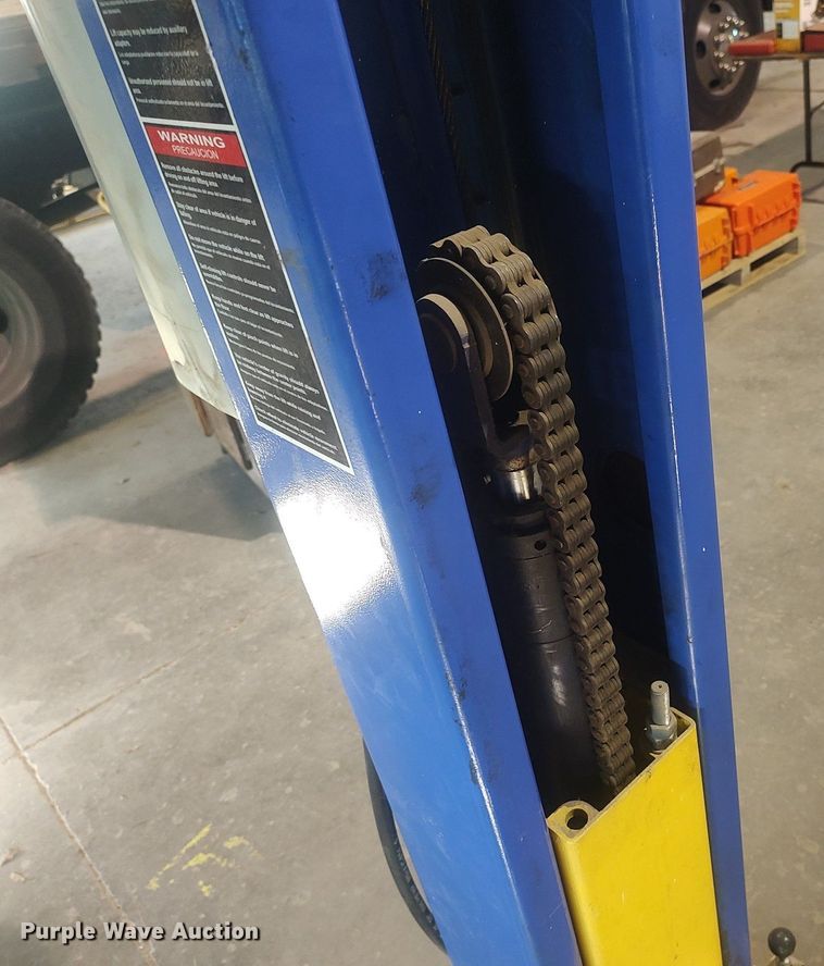 image for item LG9682 Central Marketing TP9KAC  two post automotive lift