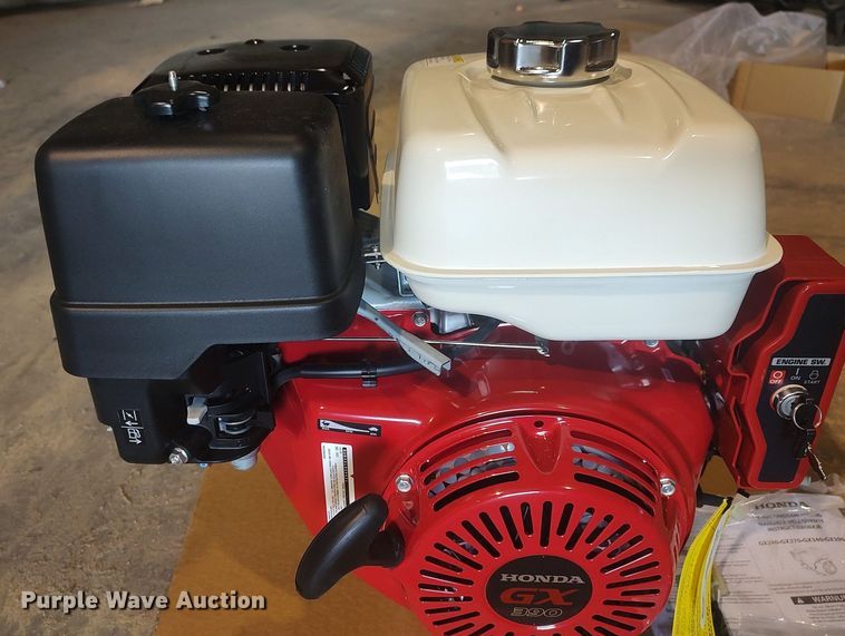 image for item LG9683 Honda GX390  engine