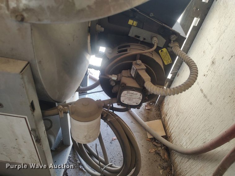 image for item LG9688 Whitco  pressure washer