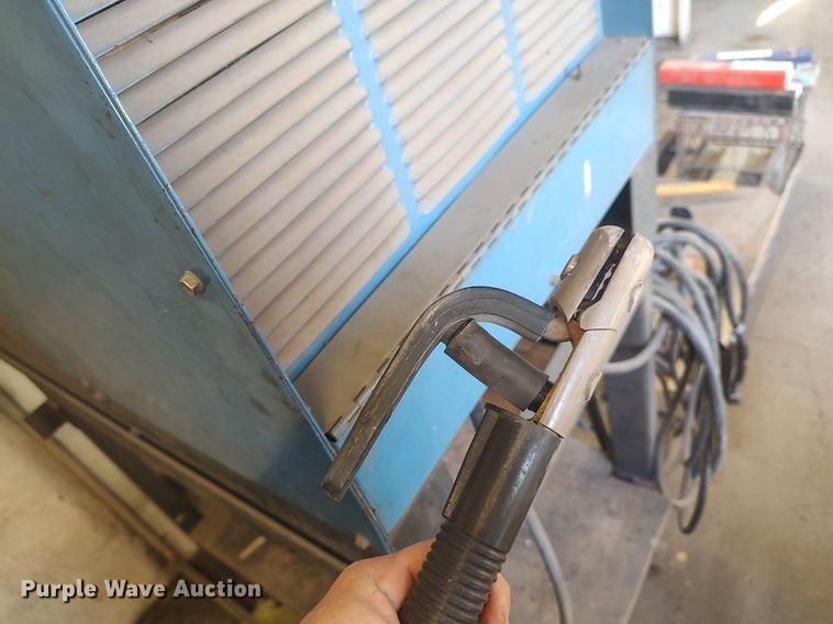 image for item LG9689 Miller Gold Star 400 SS  welder