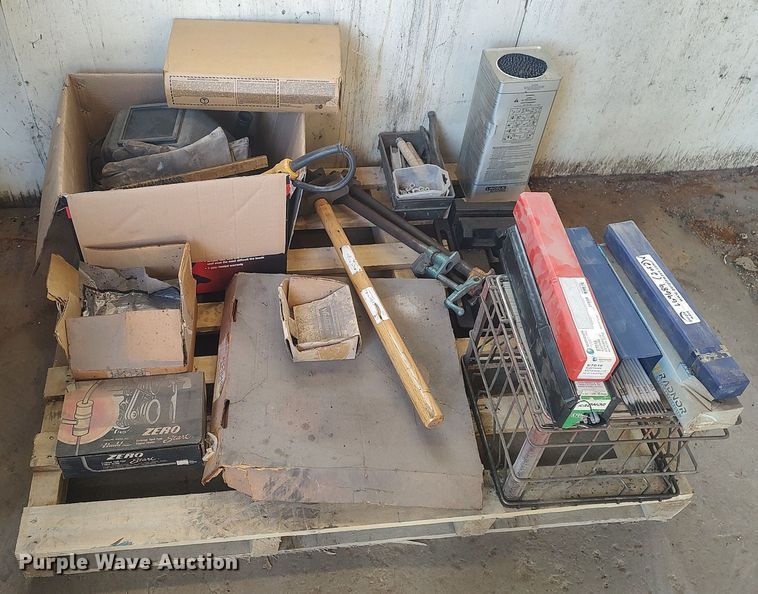 image for item LG9689 Miller Gold Star 400 SS  welder