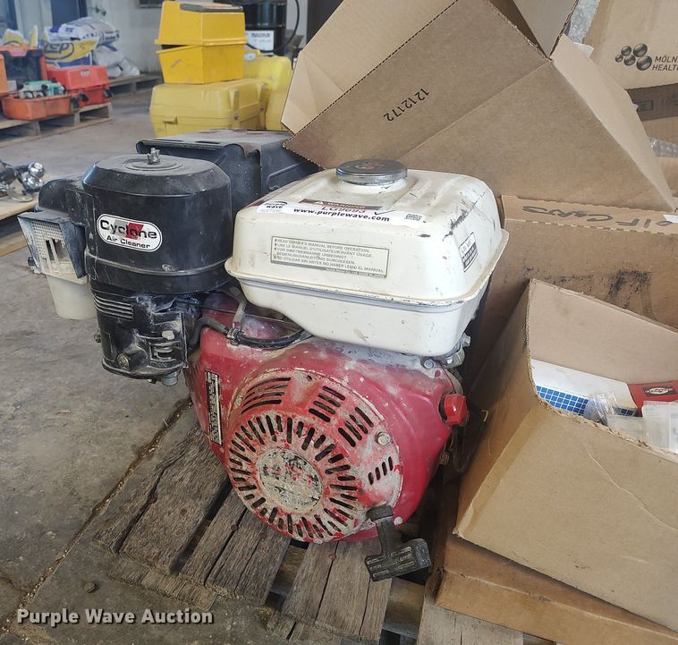 image for item LG9693 Small engine parts