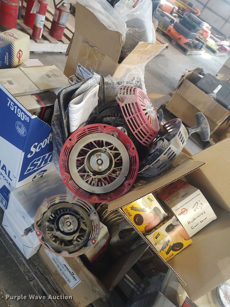 image for item LG9693 Small engine parts