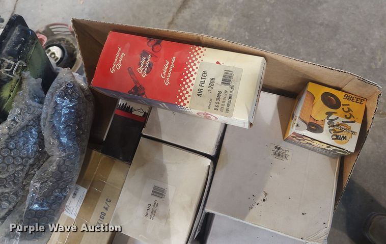 image for item LG9693 Small engine parts