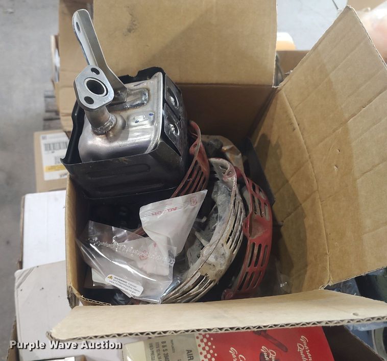 image for item LG9693 Small engine parts