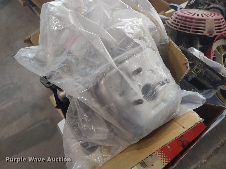 image for item LG9693 Small engine parts