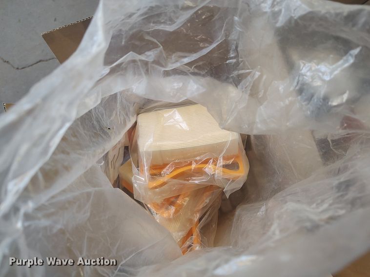 image for item LG9693 Small engine parts