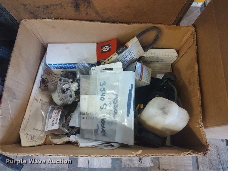 image for item LG9693 Small engine parts