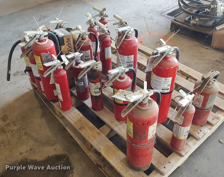 image for item LG9697 (22) fire extinguishers
