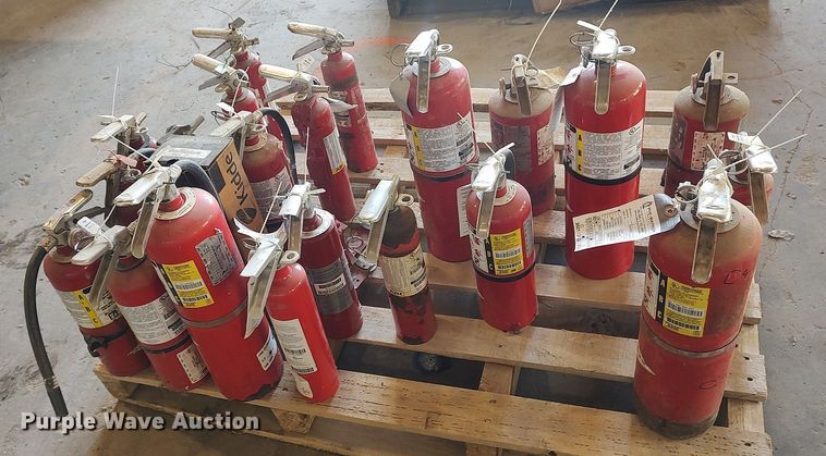 image for item LG9697 (22) fire extinguishers