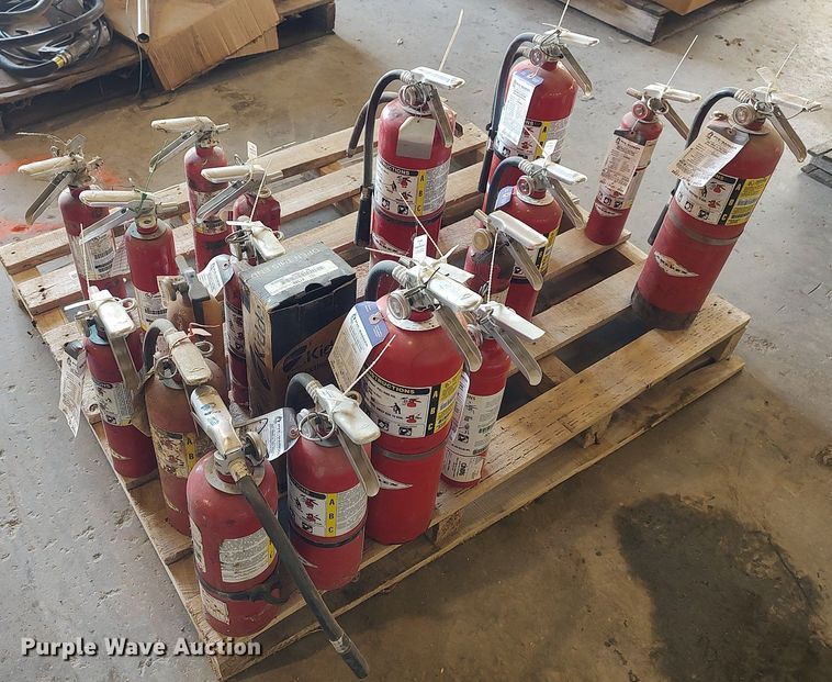 image for item LG9697 (22) fire extinguishers
