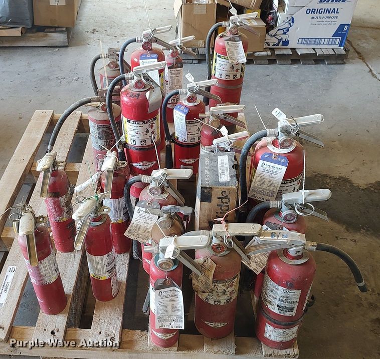 image for item LG9697 (22) fire extinguishers