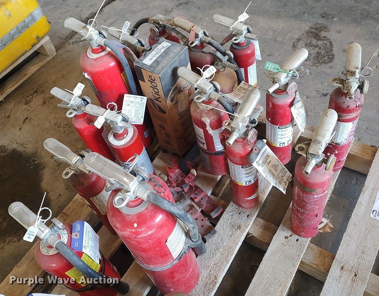 image for item LG9697 (22) fire extinguishers