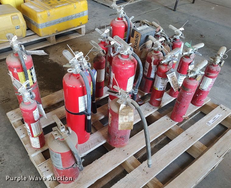 image for item LG9697 (22) fire extinguishers