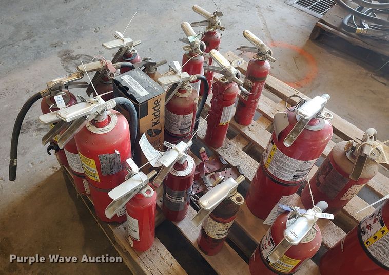 image for item LG9697 (22) fire extinguishers