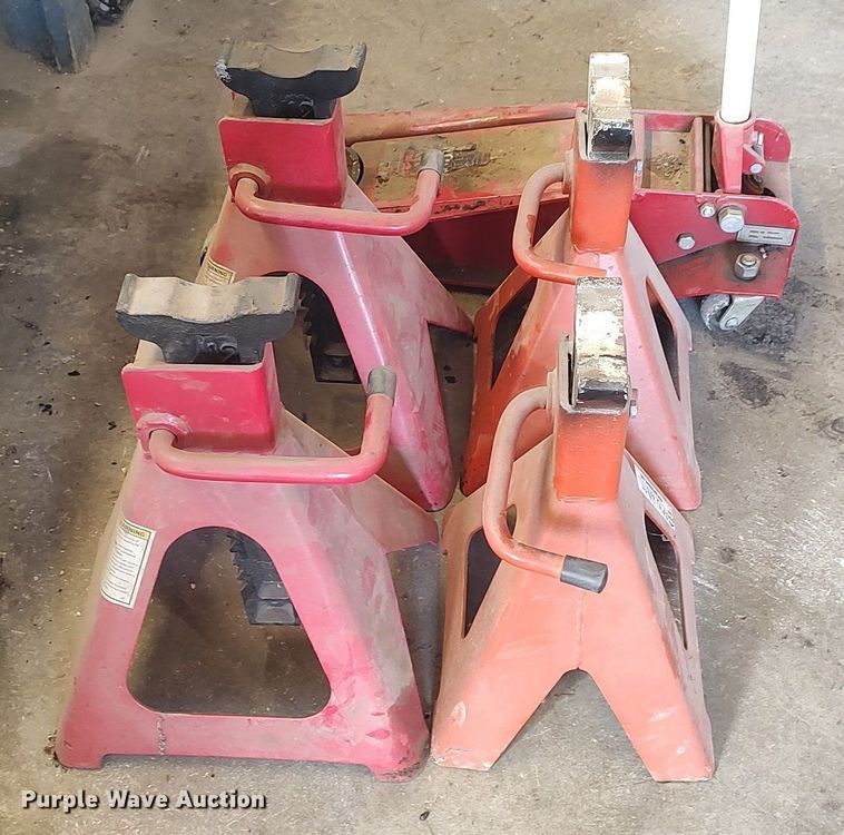 image for item LG9699 Floor jack