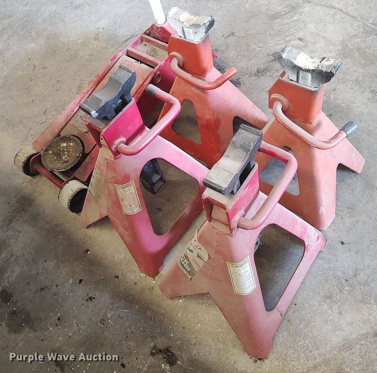 image for item LG9699 Floor jack