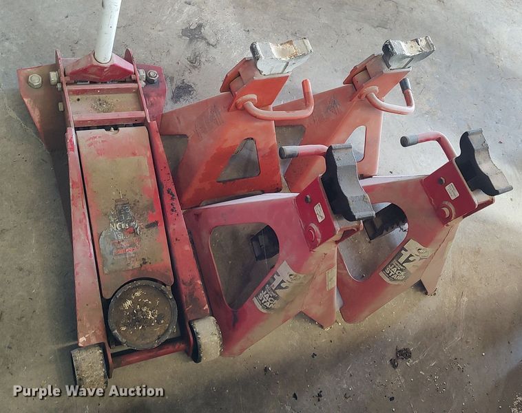 image for item LG9699 Floor jack