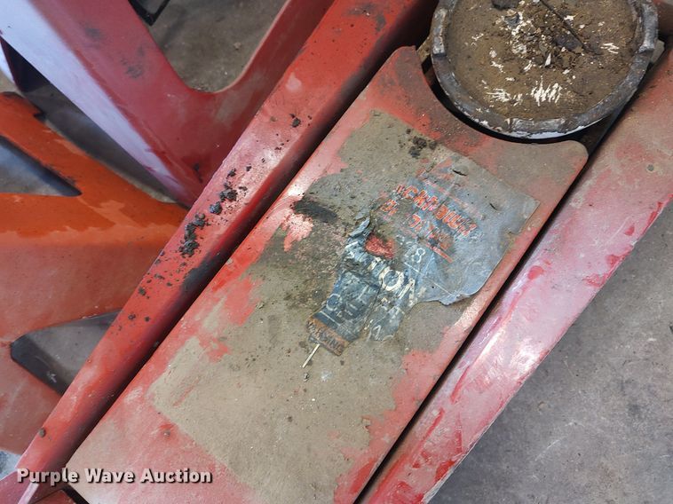 image for item LG9699 Floor jack