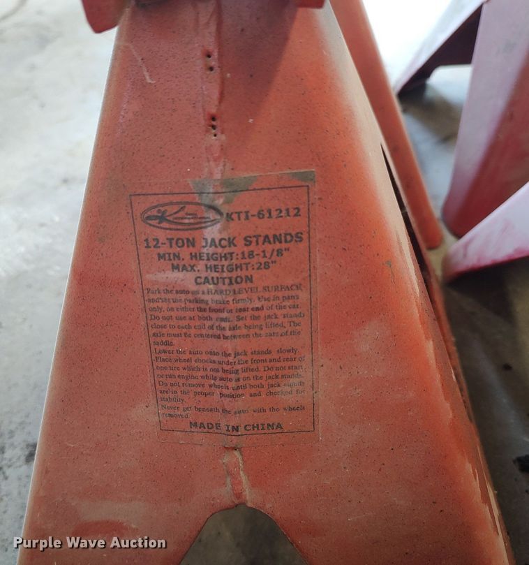 image for item LG9699 Floor jack