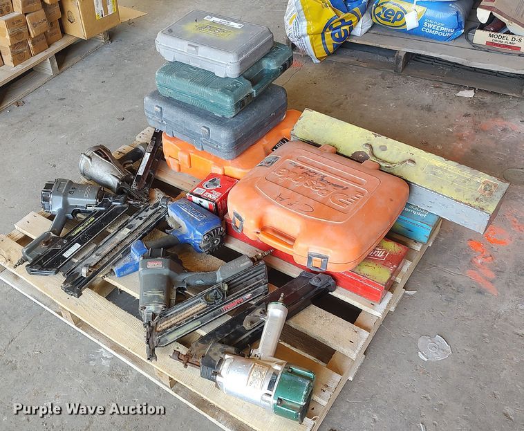 image for item LG9702 (11) nail guns