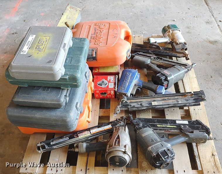 image for item LG9702 (11) nail guns