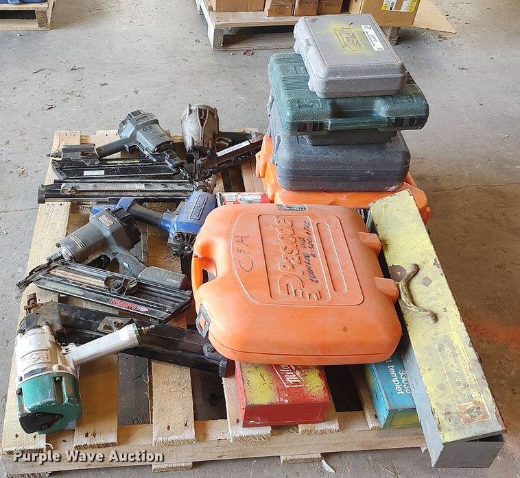 image for item LG9702 (11) nail guns