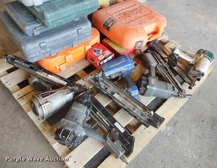 image for item LG9702 (11) nail guns