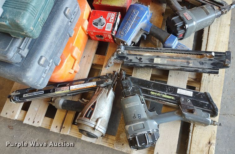 image for item LG9702 (11) nail guns