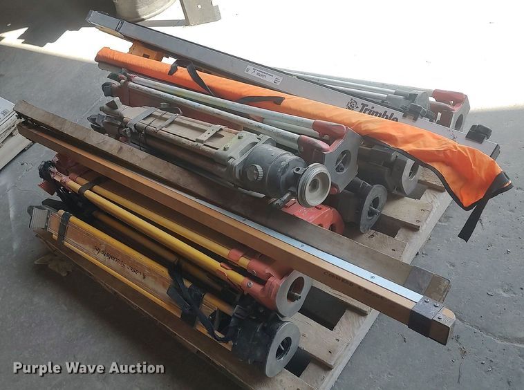 image for item LG9706 Surveying equipment