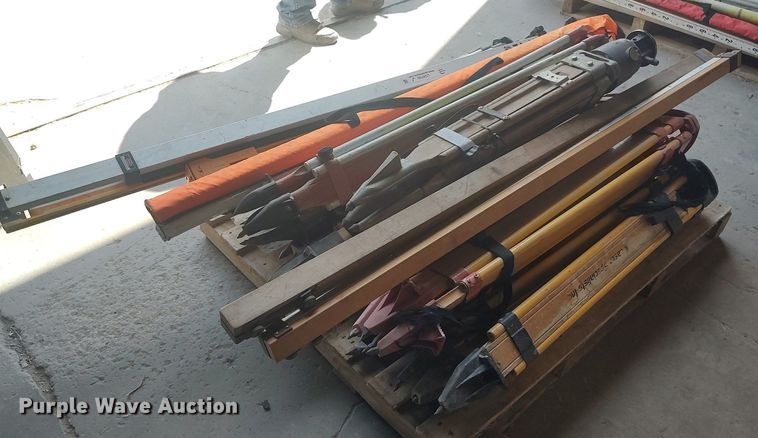 image for item LG9706 Surveying equipment